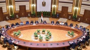  الرئيس المصري خلال اجتماعه مع روؤساء تحرير الصحف الأفارقة 
